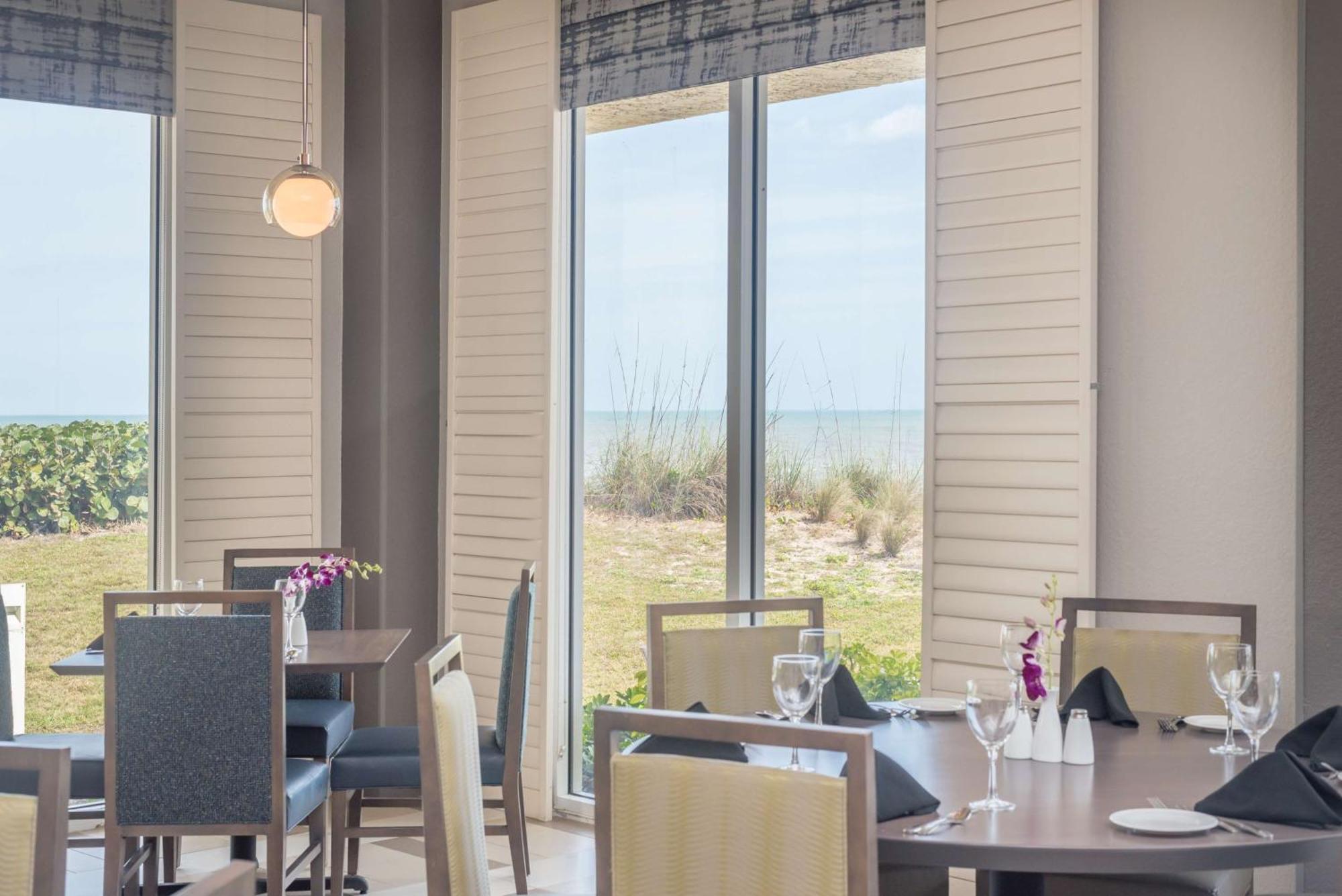 Hilton Melbourne Beach Oceanfront Экстерьер фото