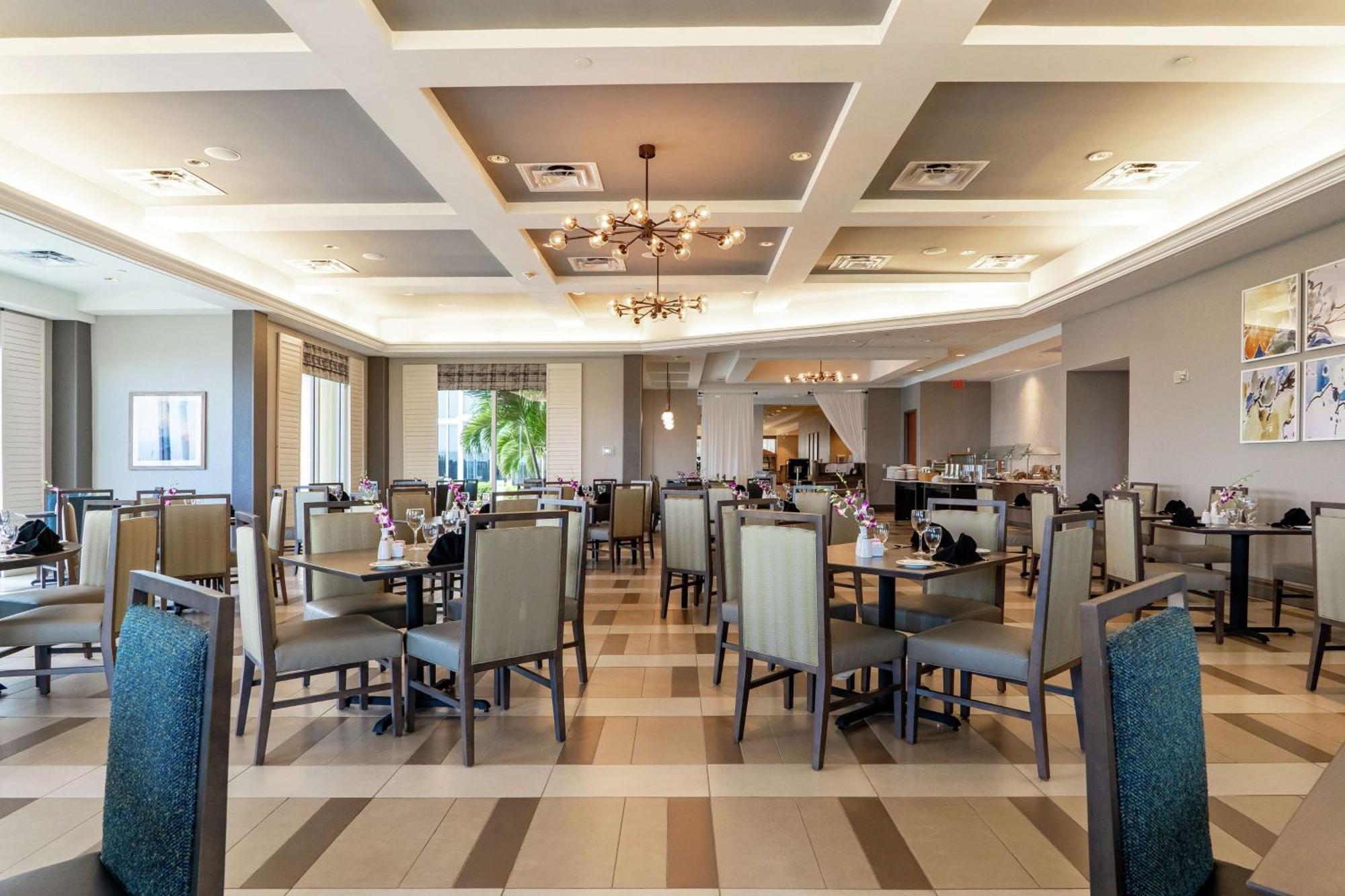 Hilton Melbourne Beach Oceanfront Экстерьер фото
