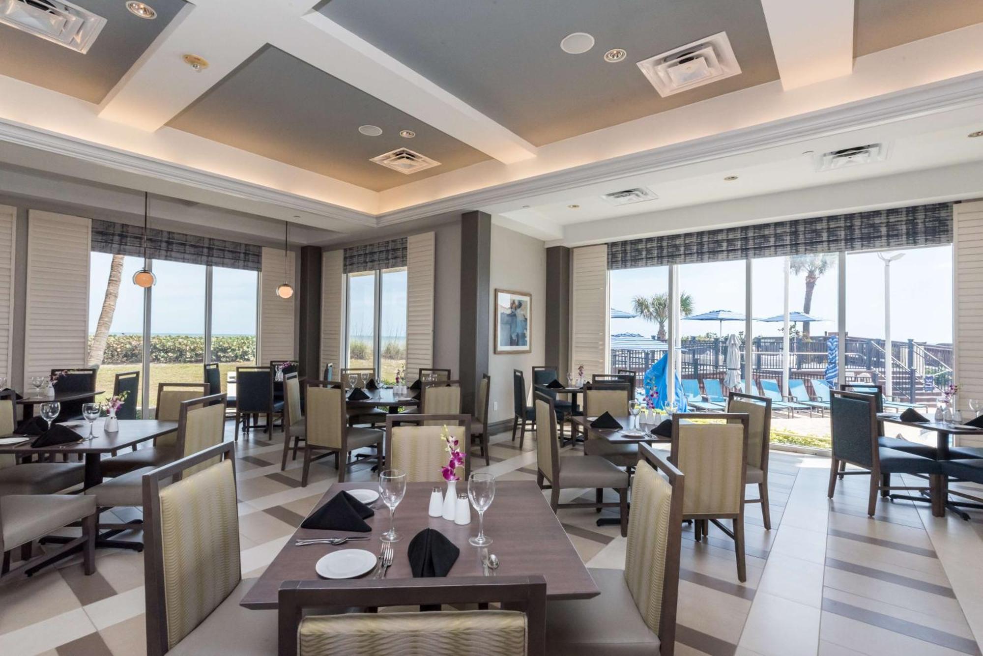 Hilton Melbourne Beach Oceanfront Экстерьер фото