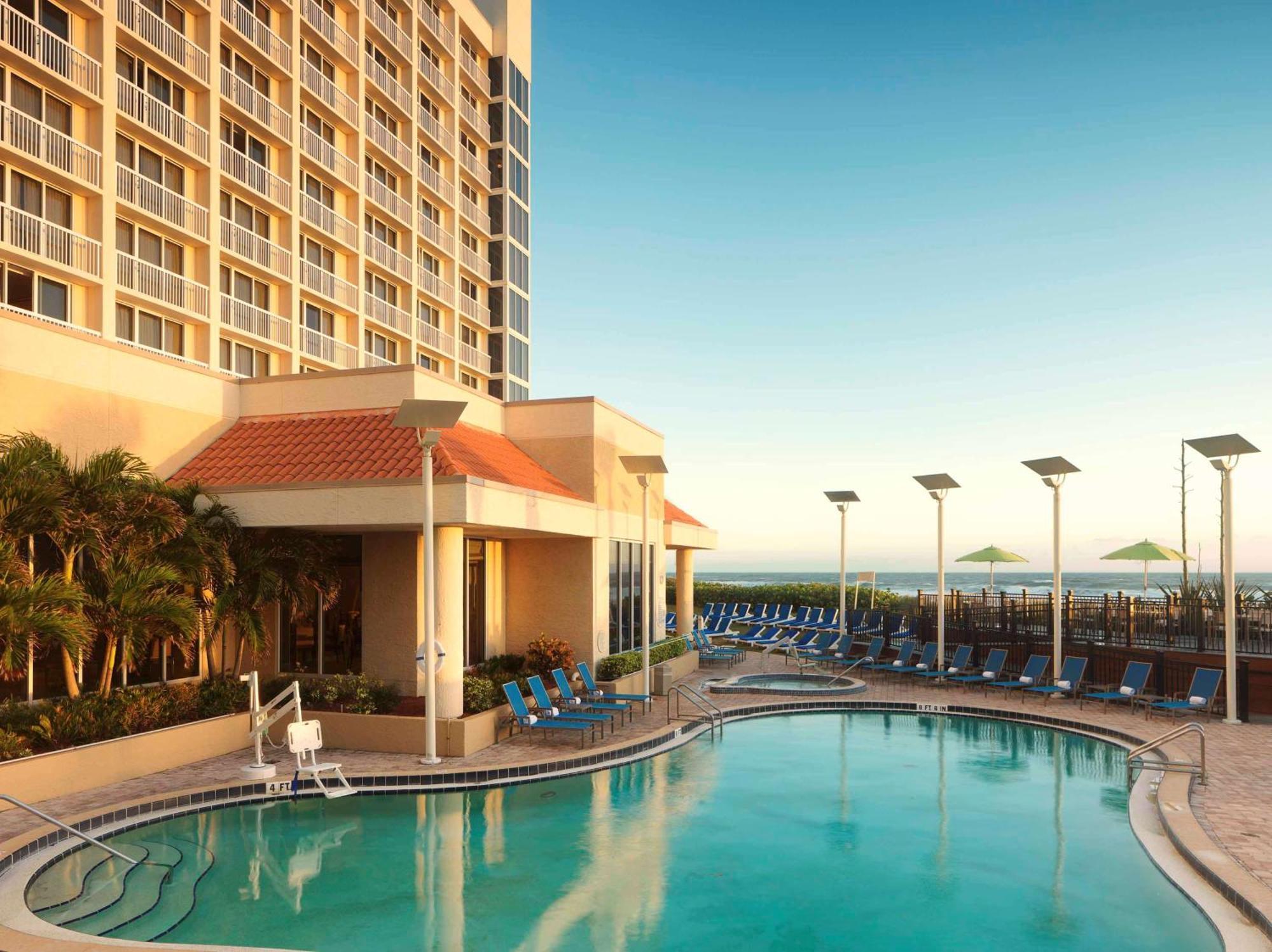 Hilton Melbourne Beach Oceanfront Экстерьер фото