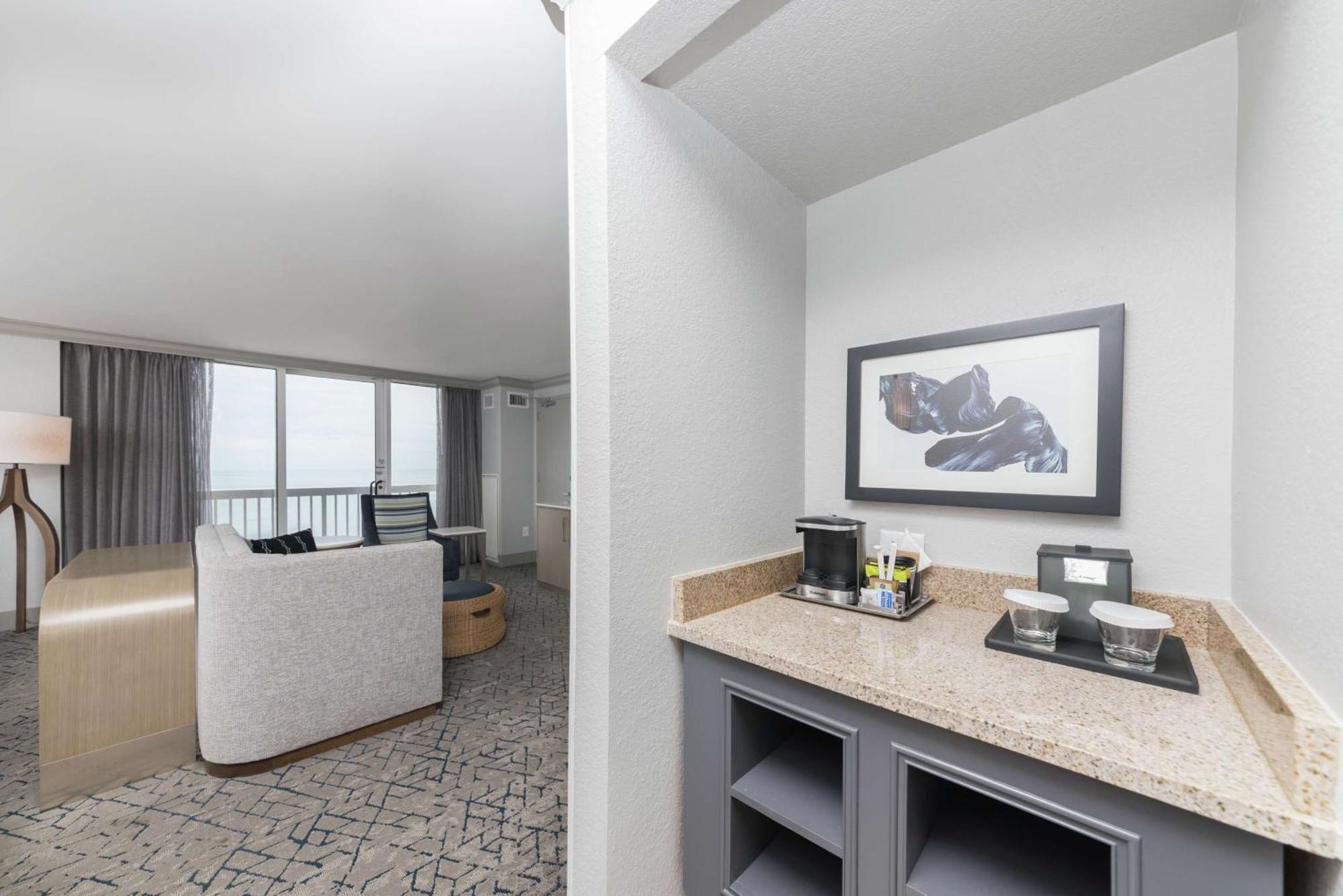 Hilton Melbourne Beach Oceanfront Экстерьер фото